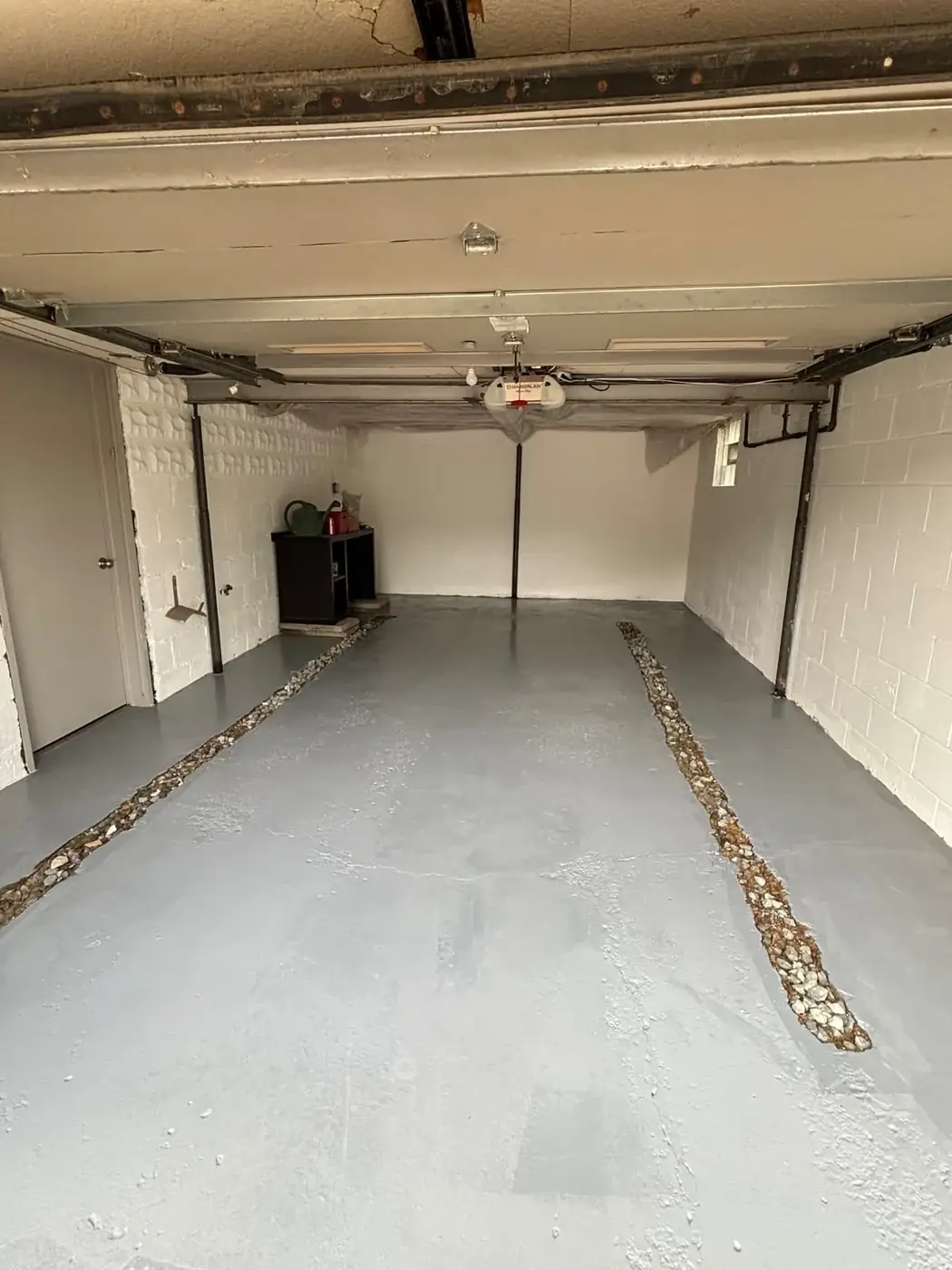 Garage floor epoxy coating by Elite Construction